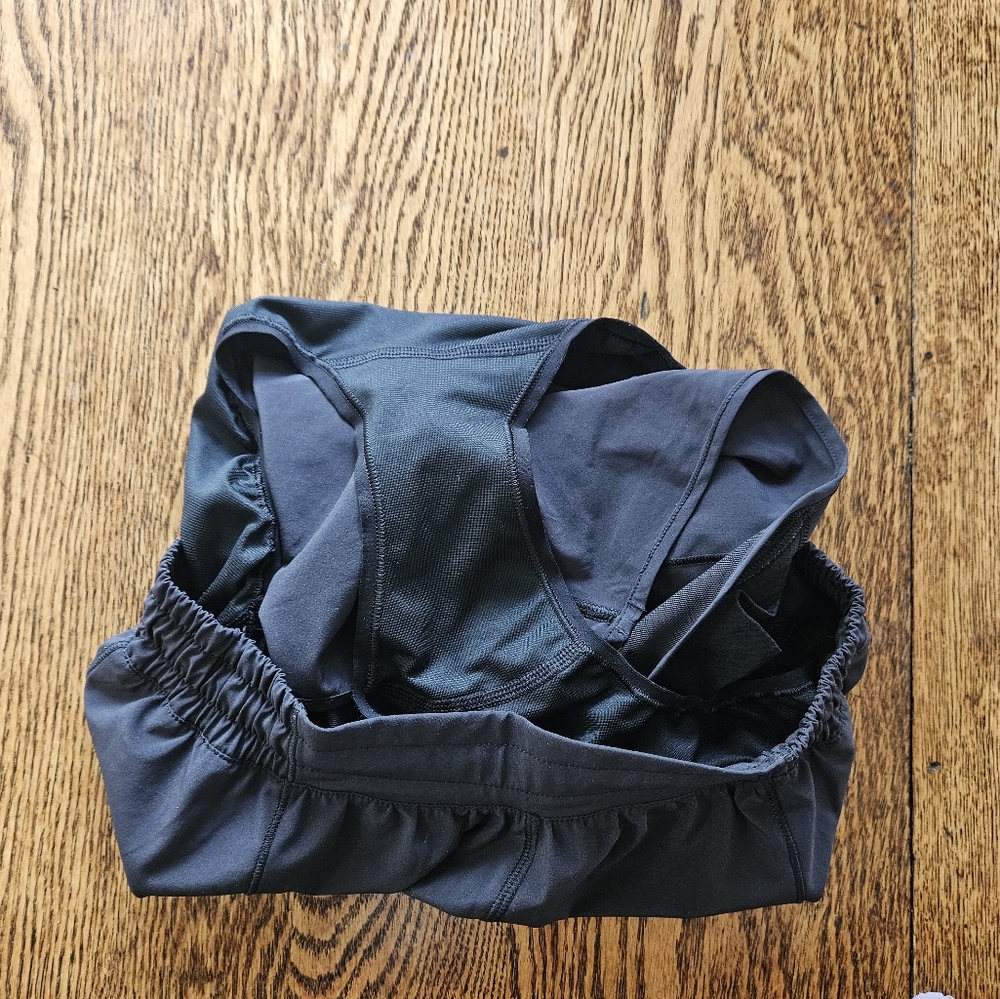 Lululemon Hotty Hot Short II. Tall sz 8. - Picture 7 of 11